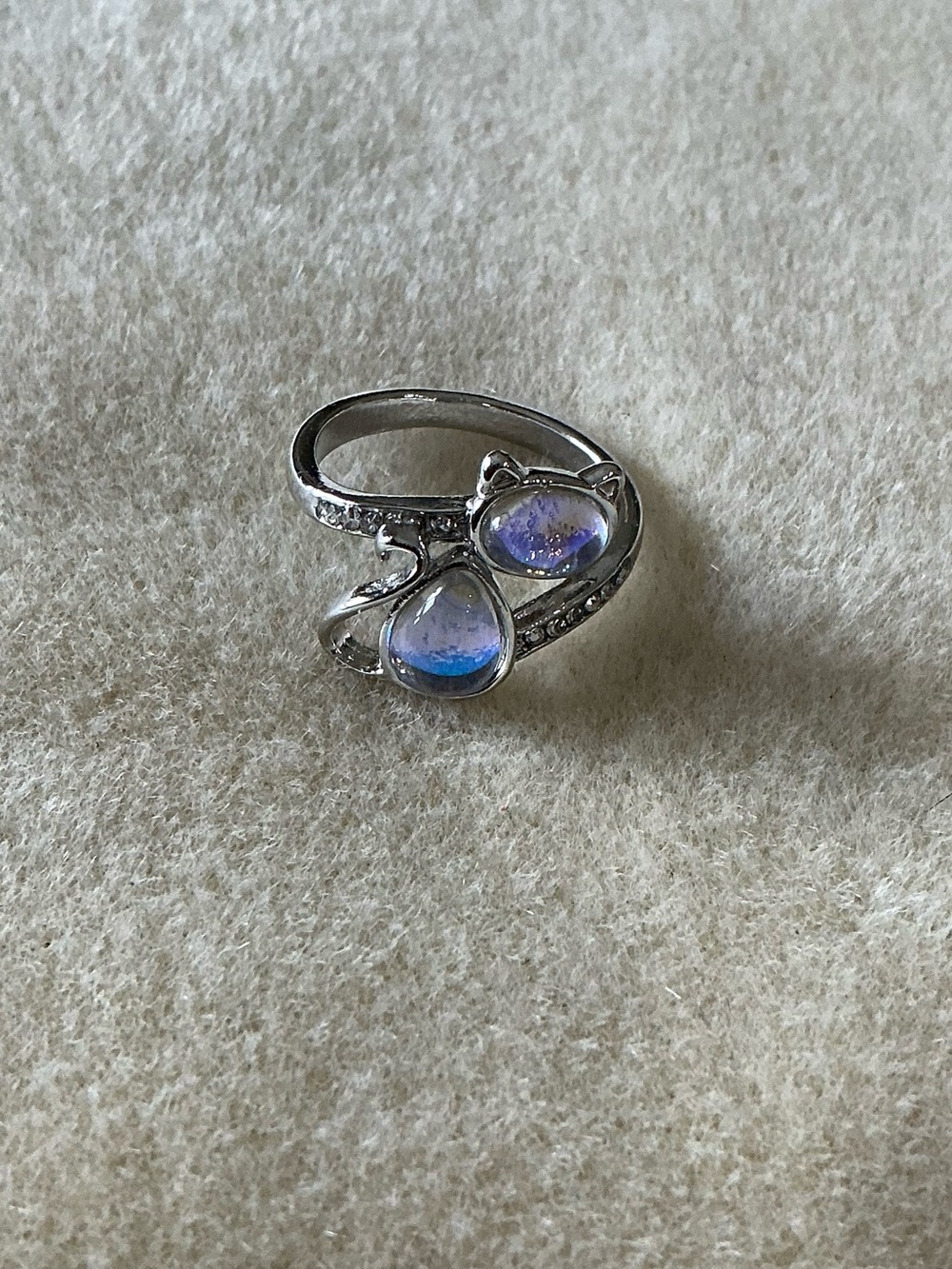 Adjustable Cat Gemstone Ring with Blue-Purple Iridescent Stones